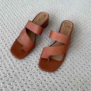 Sam Edelman sandals in a beautiful cognac color! Only worn a few times!